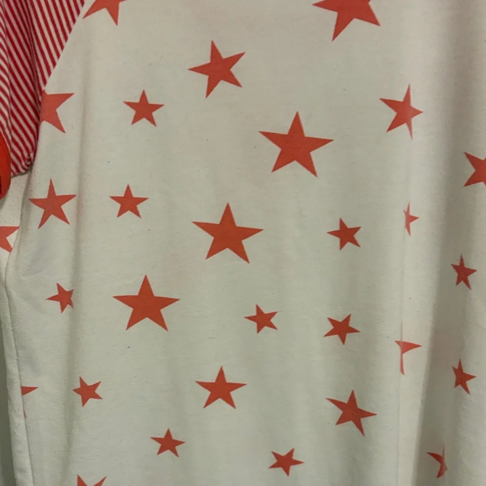 7th Ray Red and White Star Print Top - Picture 4 of 5